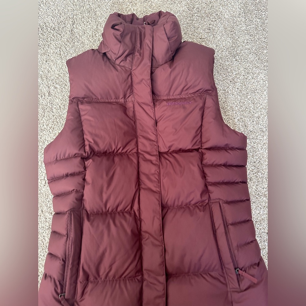 Patagonia women’s down puffer vest M